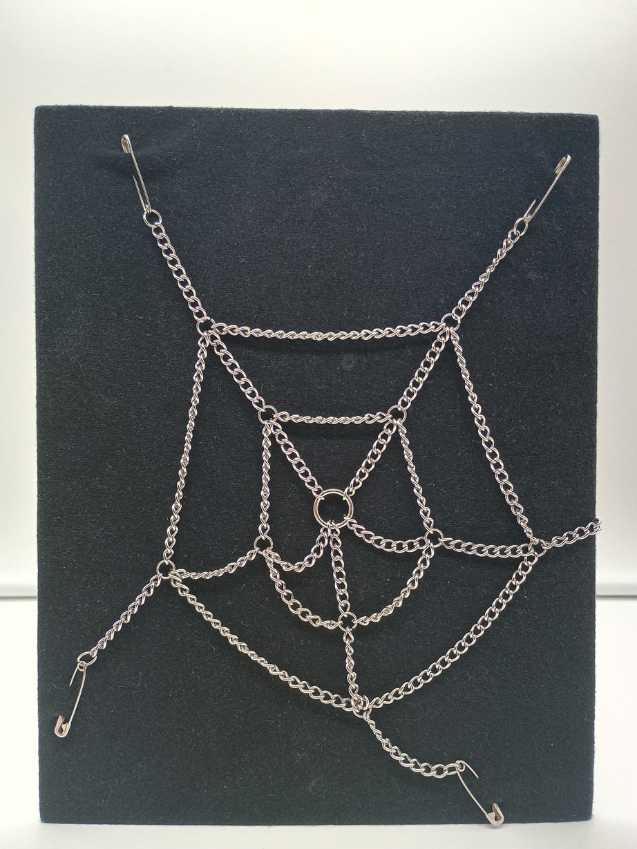Chain spider web accessory
