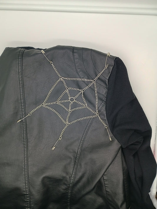 Chain spider web accessory