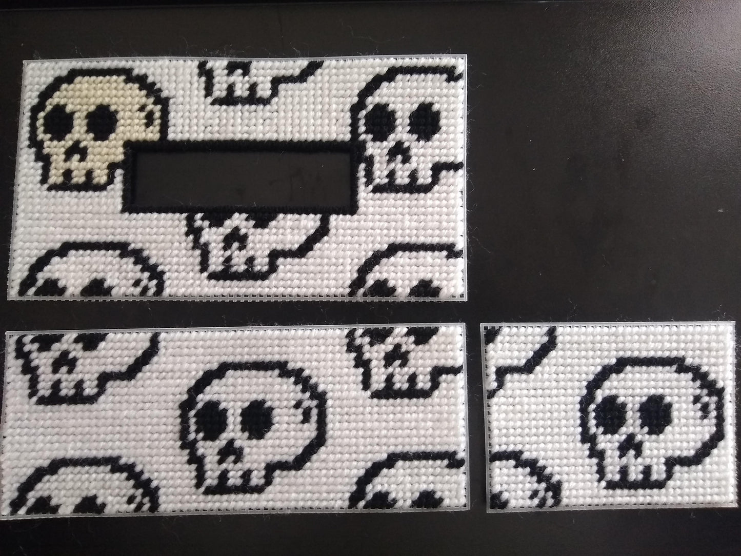 Skull tissue box cover - plastic canvas pattern